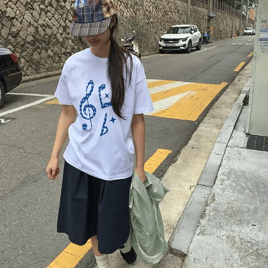 Vile Musical Note Print Boxy Short Sleeve T-shirt