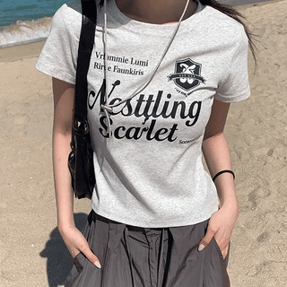 Lettering Print Line Crop T-shirt