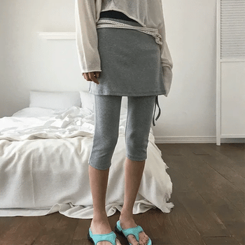 Mansion 3/4 Capri Skirt Pants