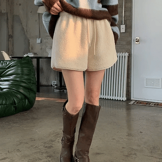 Prezel Teddy Fleece Elastic Waist Shorts