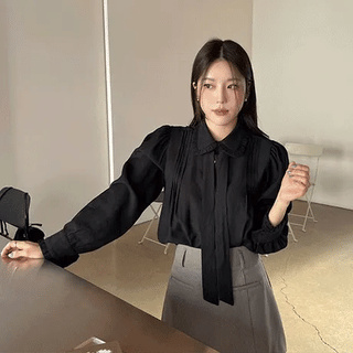 Plain collar frill blouse