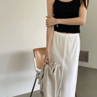 Charming Heart Neck Sleeveless Cap