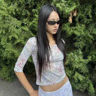VINTAGE ROSE HALF TEE