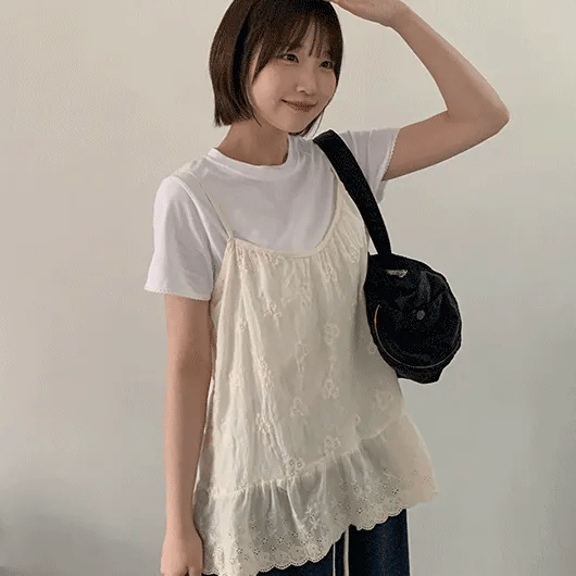 Trell Flower Lace Sleeveless Blouse