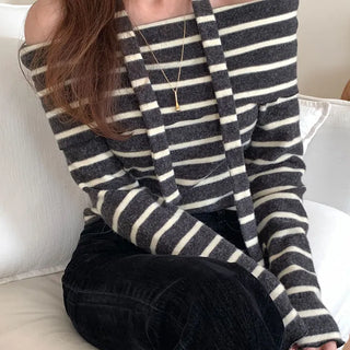 Winter Off Tie T-shirt