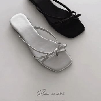 Rime flip-flop sandals