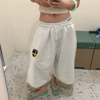 Button Folding Capri Leggings