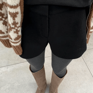 D'Hub Thick Wool Shorts