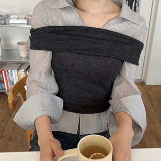 Eck Off-shoulder Tee