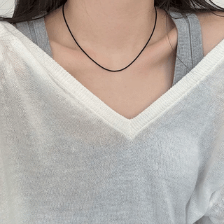 Mini black chain necklace