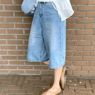 New Moon Stripe Light Blue Bermuda Denim