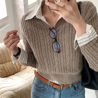 Cable collar knit
