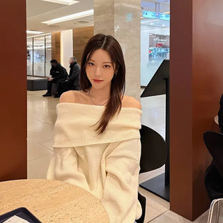 Off-shoulder boxy knit
