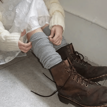 Poite ribbed knee socks