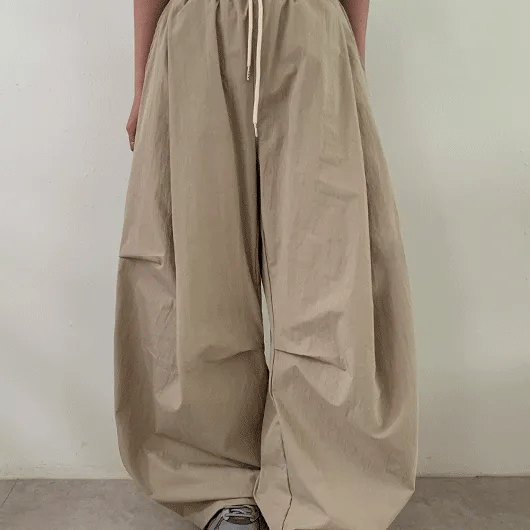 Comb-shaped Curved Elastic Waist Balloon Wide Pants