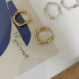 Twisted Ring One-Touch Silver Earrings (2 colors)