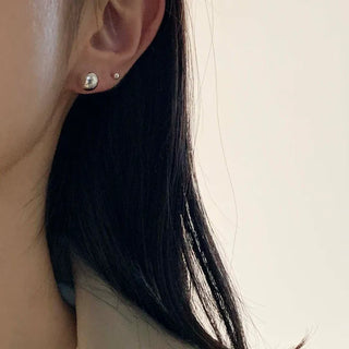 Point 8mm Ball Earrings (2 colors)