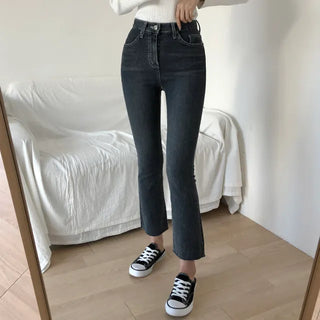 A fit that smooths out your curves! High-waisted semi-bootcut gray denim pants