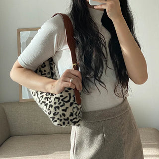 Winter Fur Baguette Bag   Winter Shoulder Bag Fur Bag High-Quality Hobo Bag Handbag