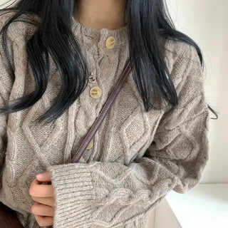 Thick and Cozy Cable Knit Round Cardigan for From Now to Spring