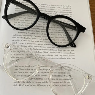 Clean round glasses