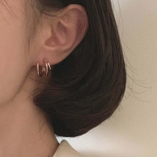 Rose Gold Three-Line Earrings