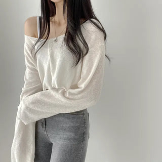 Off-shoulder Button Wavy Long Sleeve Crop Cardigan That Evokes Protective Instincts