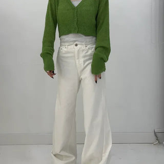 Wide white pants with bootcut cut