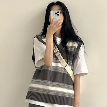 Street Mood, Color-Blocked Striped V-Neck Knit Vest