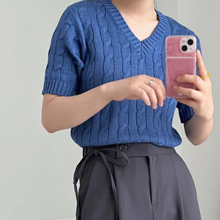 Cable knit V-neck summer knit