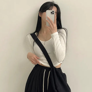 Side-detail detail, Ribbed U-neck Crop Long Sleeve T-shirt