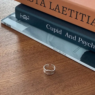 Gaiac Twist Ring