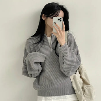 Full of delicate charm, Hacci half-zip collar long-sleeve knit