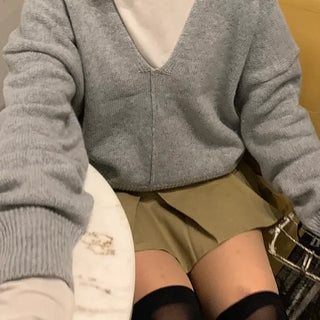 Deep V-neck Knit