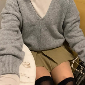 Deep V-neck Knit