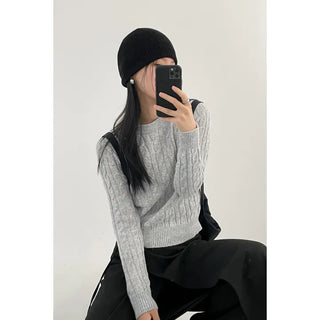 Vain Round Cable Knit