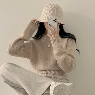 Pastel-toned, Thick and Cozy Round Wool Crop Long Sleeve Knit
