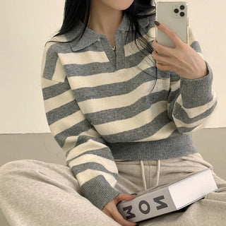 Lovely Mood, Contrast Striped Collar Crop Long Sleeve Knit