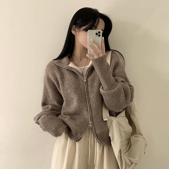 Warmer than a puffer jacket, High-neck Two-way Zip-up Wool Knit Cardigan