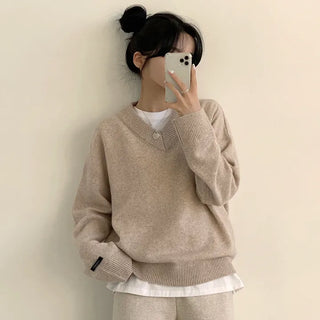 Flowing Delicacy, V-Neck Wool Long Sleeve Knit
