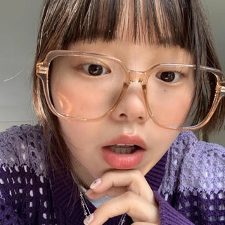 Ryuta's horn-rimmed glasses
