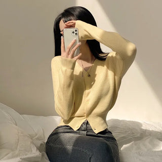 Guaranteed Beauty! Cashmere V-Neck Crop Knit Cardigan