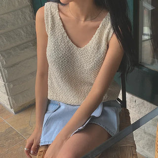 Two-tone cotton V-neck vest