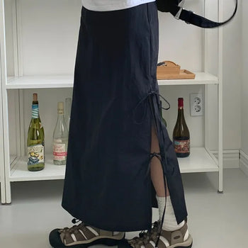 Loading side ribbon skirt