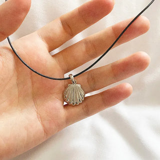 silver clam necklace