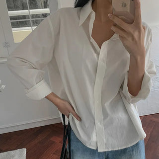 U-Turn Basic Shirt