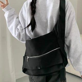 [UNISEX] Free Zipper Crossbody Bag