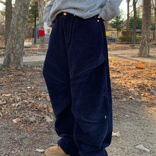 Two-pintuck corduroy pants