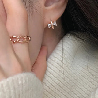 Cubic Ribbon One-Touch Earrings