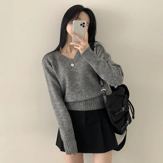 Back-of-hand Avant-fit Cashmere Raglan V-neck Crop Long Sleeve Knit